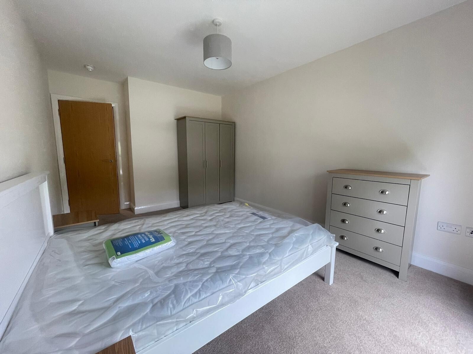 Flat H8 Standing Way in Milton Keynes