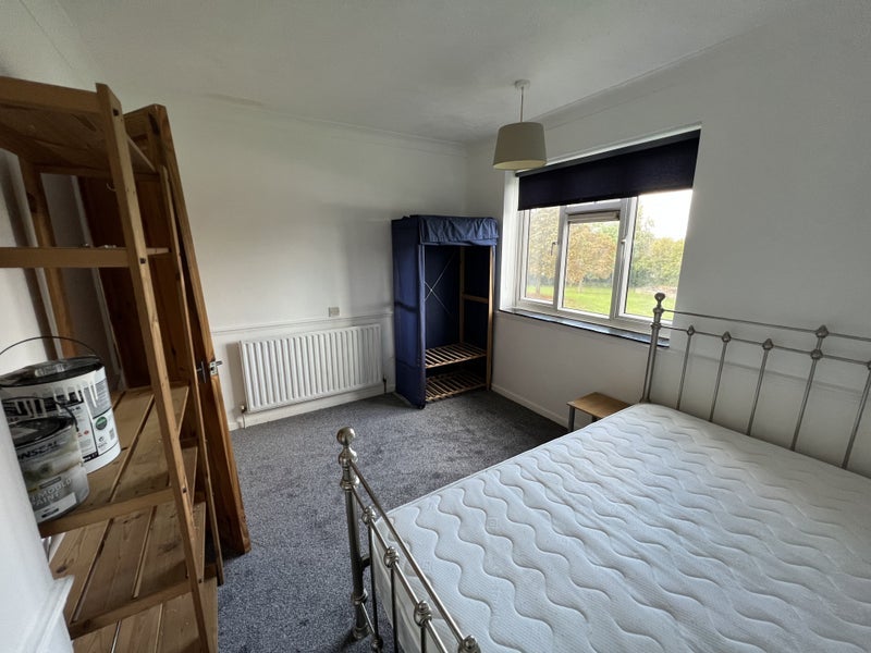 Room Bromley Road in Greater London
