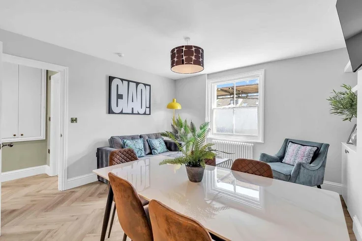 Flat Brunswick Place in Hove