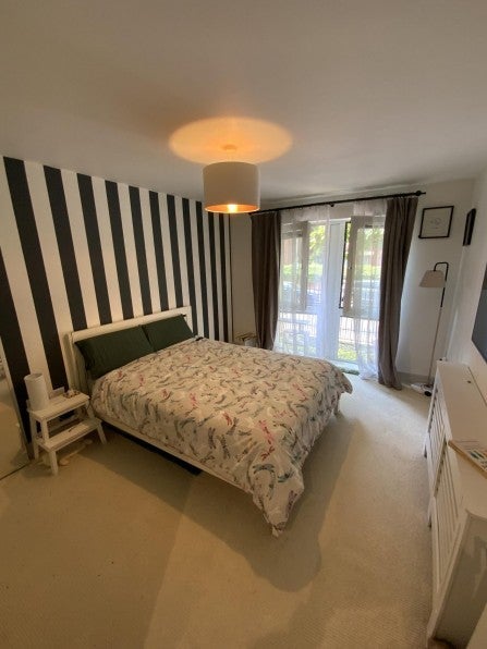 Room Lurline Gardens in Greater London