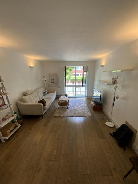 Room Lurline Gardens in Greater London