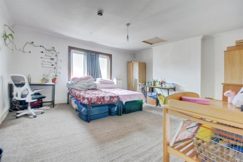 Flat St Albans Road in Watford