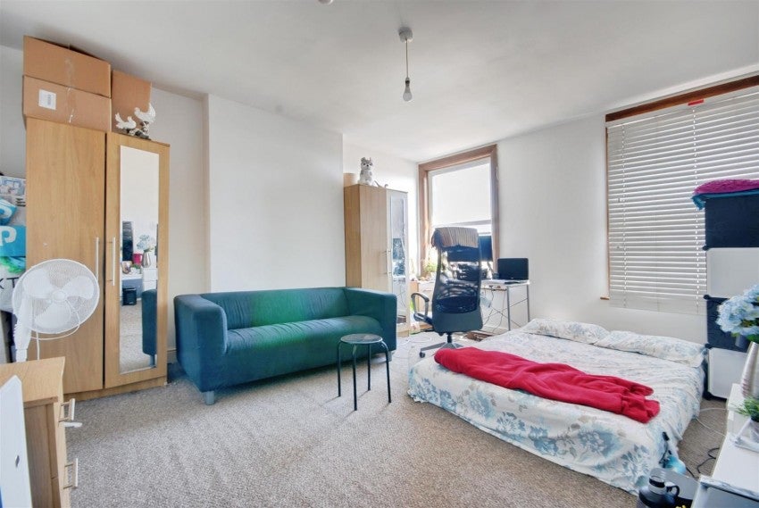 Flat St Albans Road in Watford