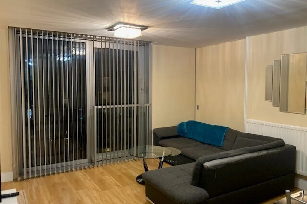 Flat Avebury Boulevard in Milton Keynes