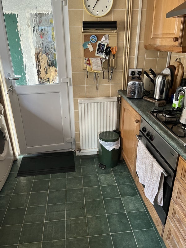 Room Sullivan Close in Penarth