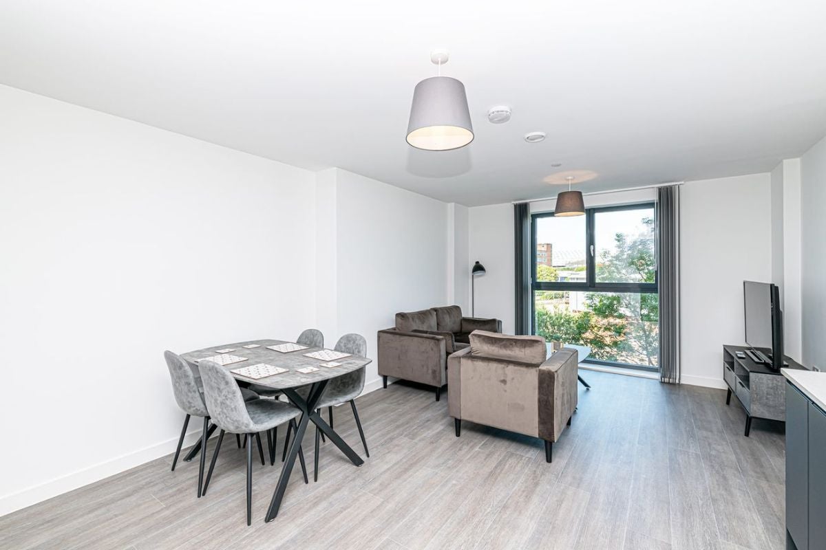 Flat Talbot Road in Trafford