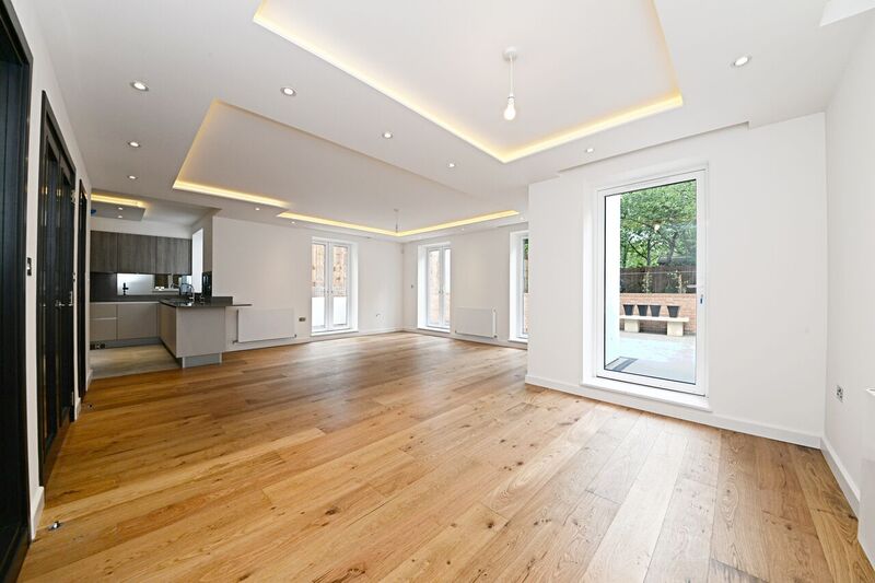 Flat Parson Street in Bristol