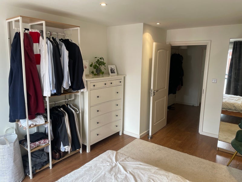 Flat Tudor Road in Greater London