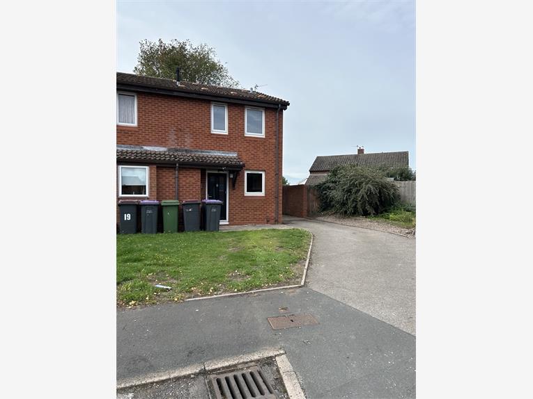 House Meadow View Close in Newport