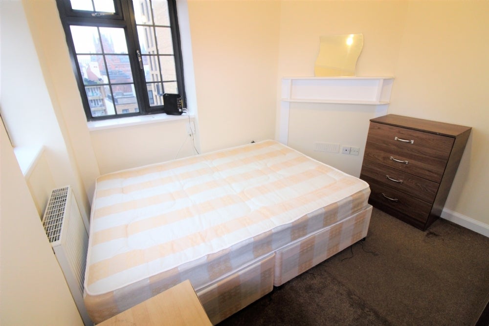 Flat Eversholt Street in Greater London