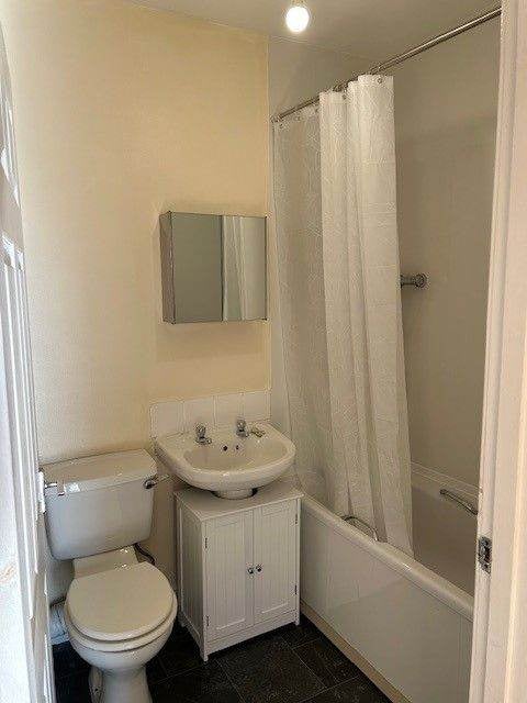 Flat Newlands Court in Bathgate