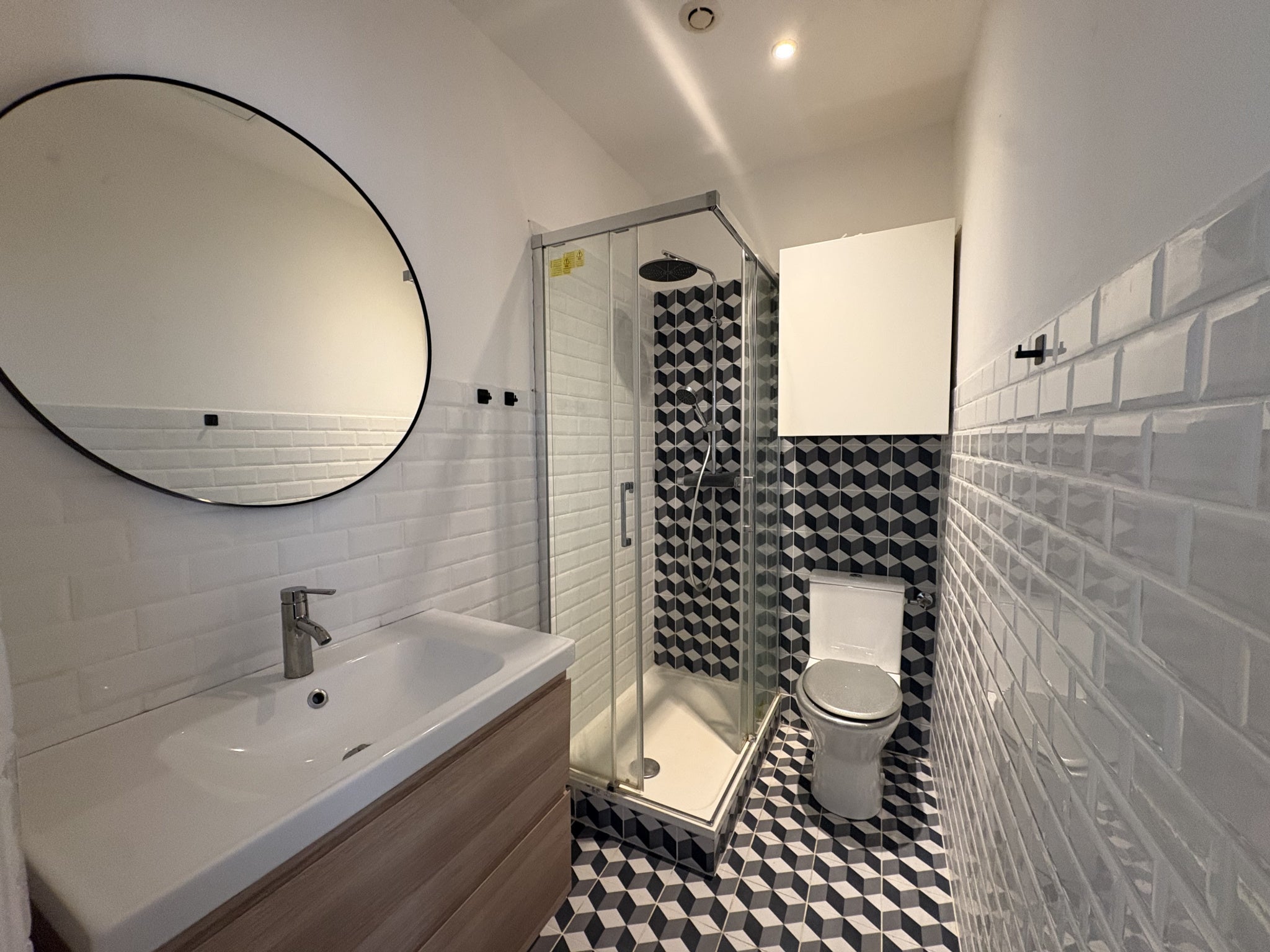 Flat Rue Edmond Rostand in Marseille