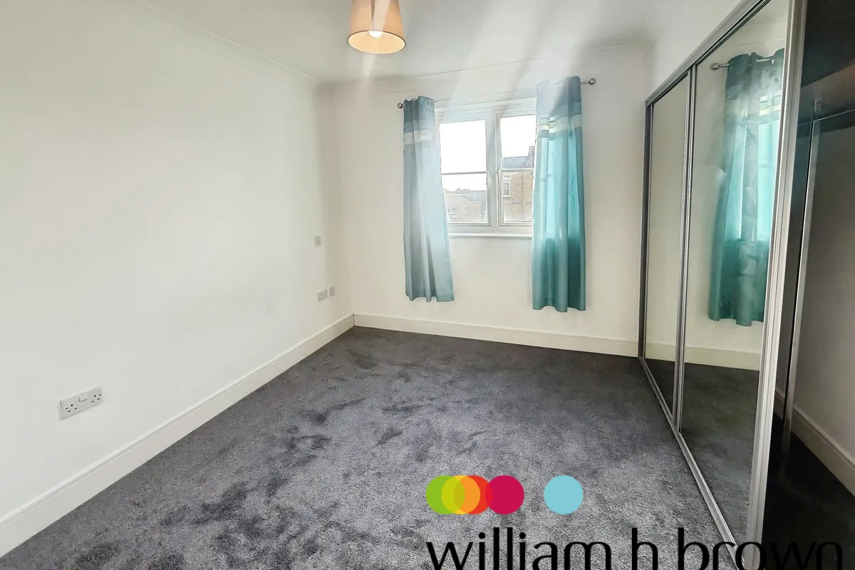 Flat Aerofoil Grove in Colchester