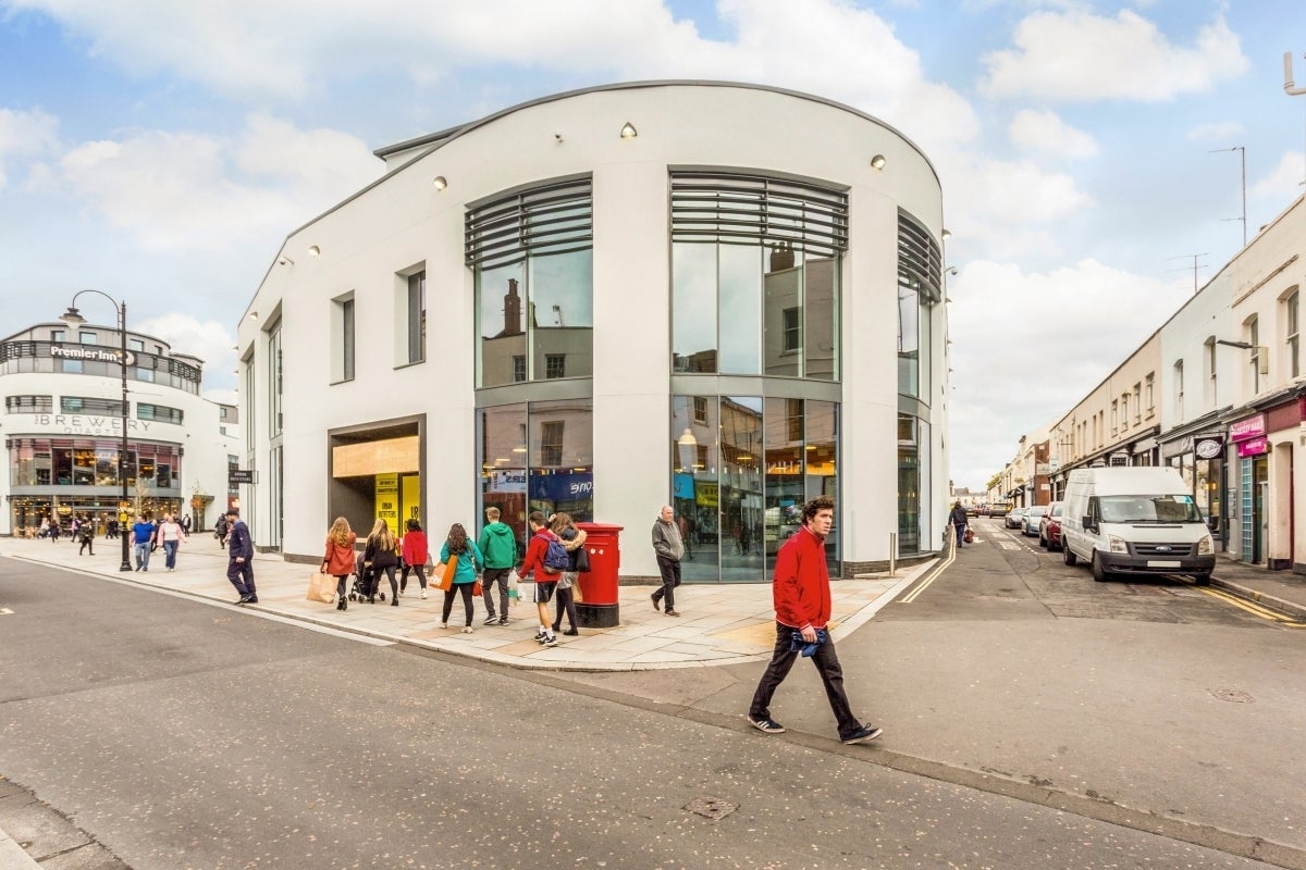 Flat High Street in Cheltenham