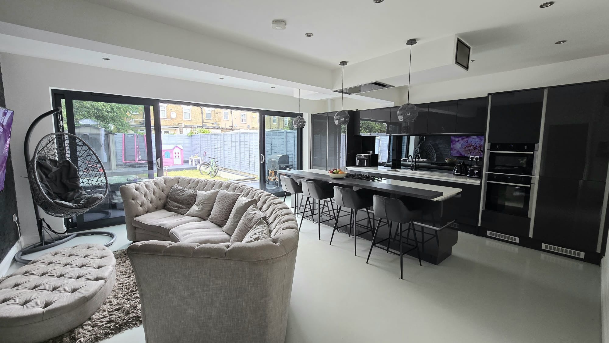 House Cotswold Gardens in Greater London