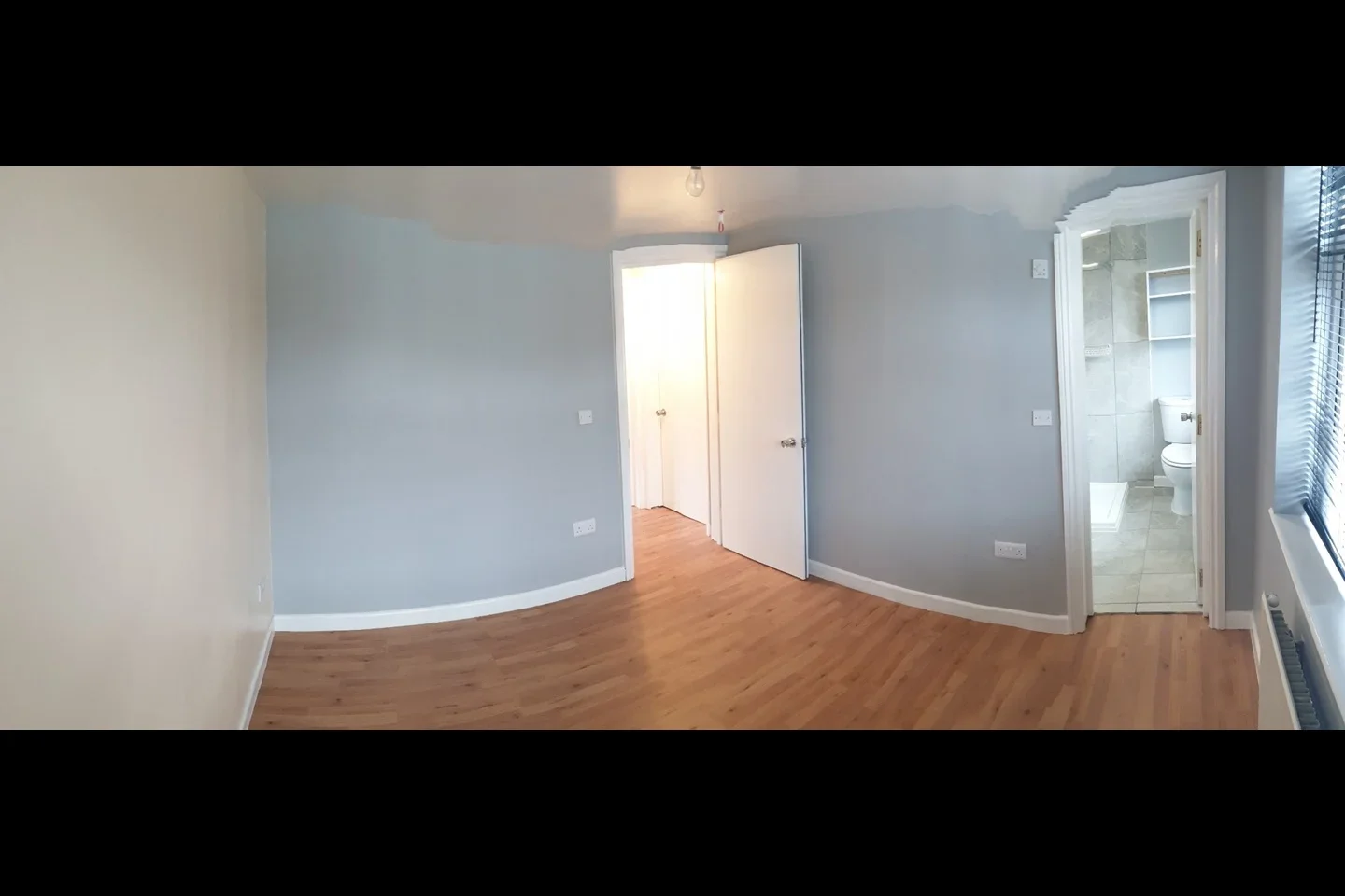 Flat Thornton Avenue in Greater London