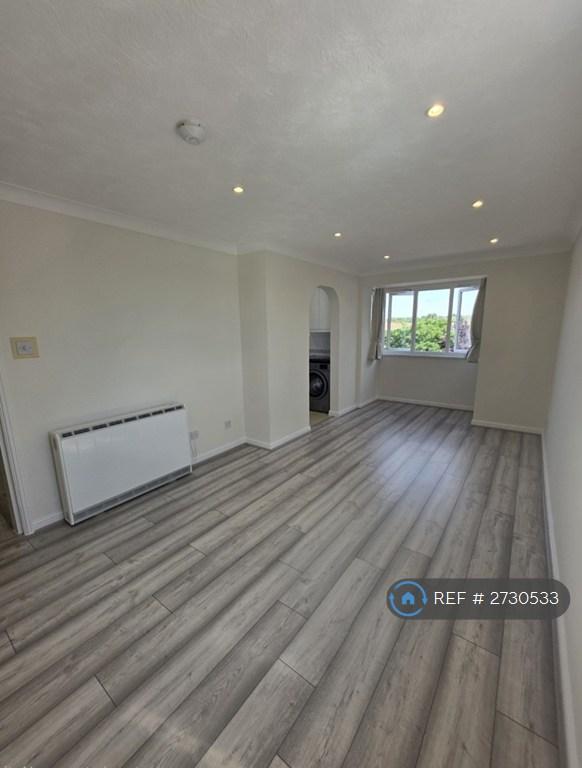 Flat St Leonards Close in Grays