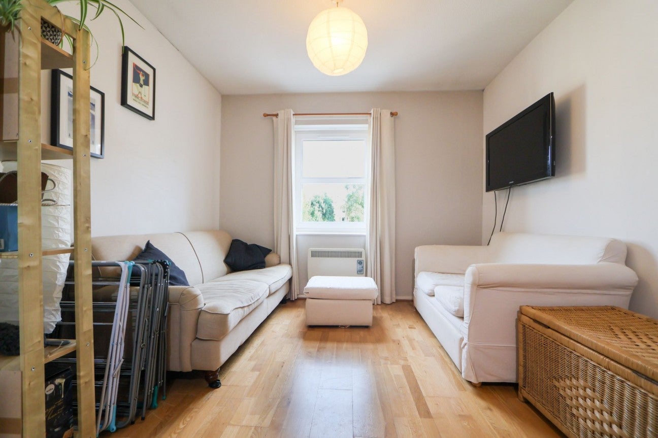 Flat Alma Vale Road in Bristol