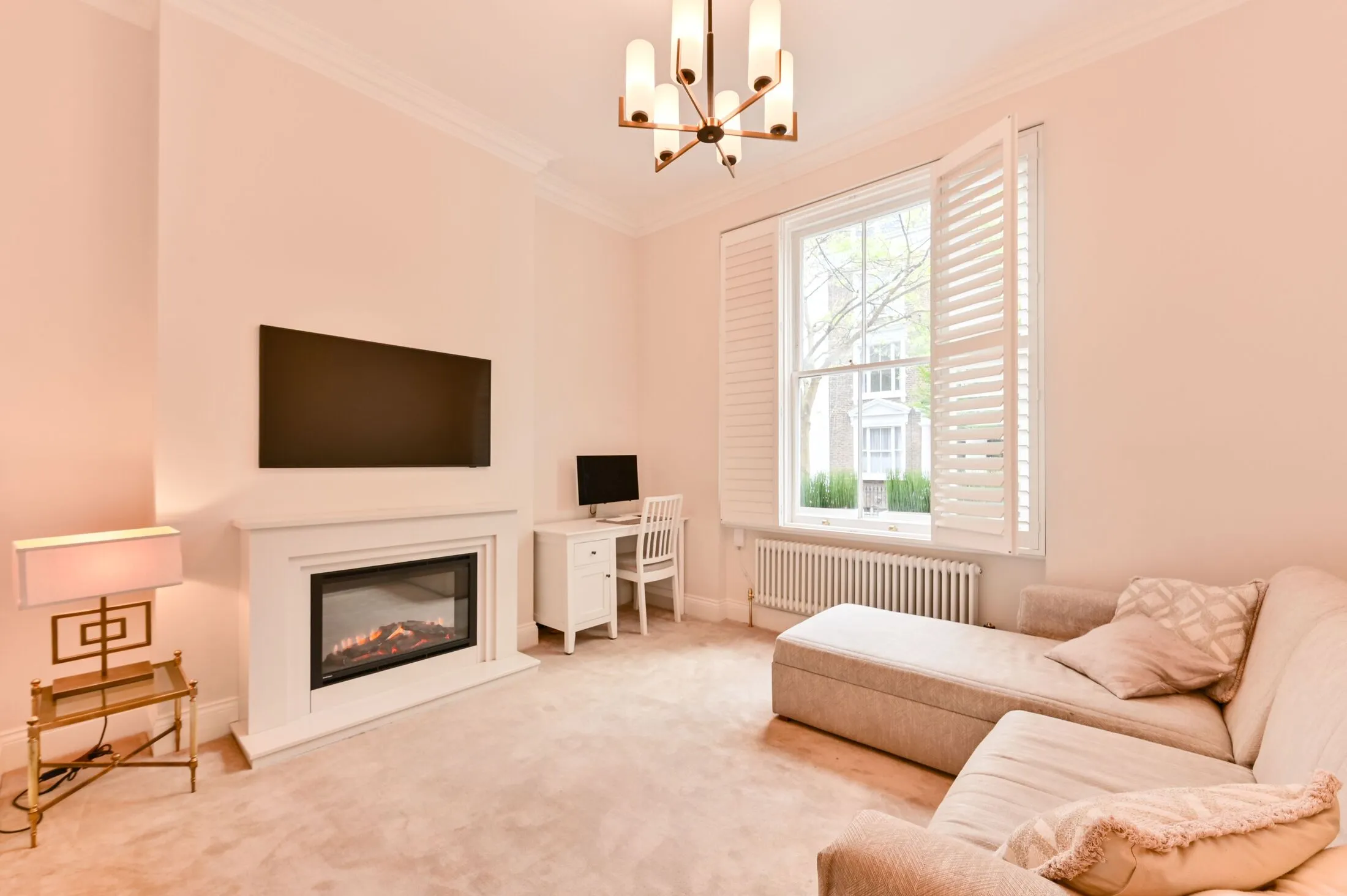Flat Kempsford Gardens in Greater London