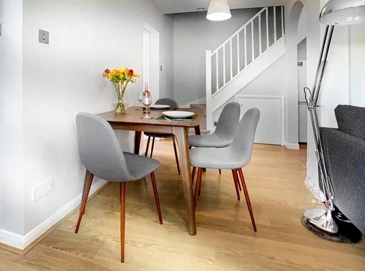 House Orchard Close in Wokingham