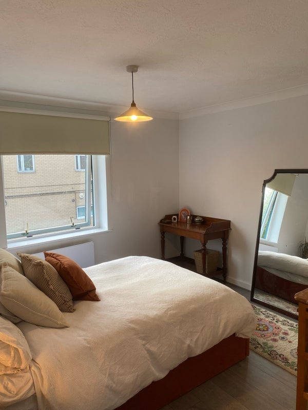Room Well Street in Greater London