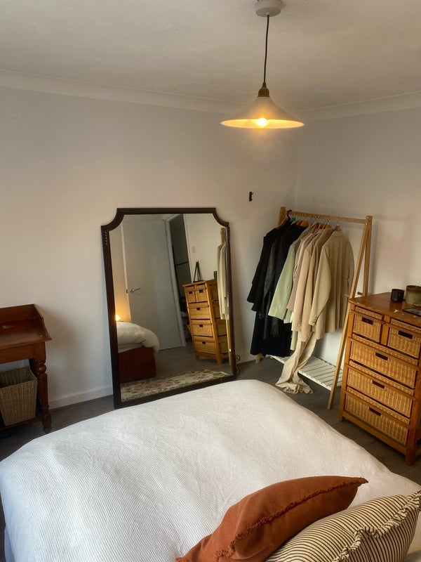 Room Well Street in Greater London