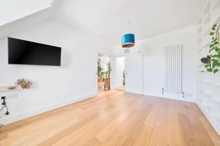 Flat Kings Road in Greater London