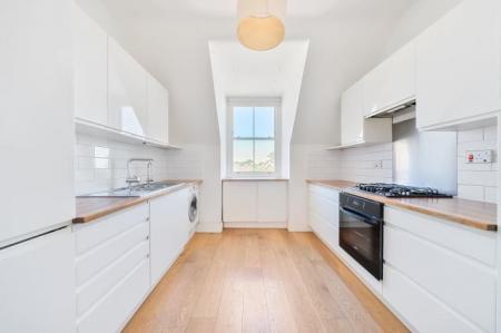 Flat Kings Road in Greater London