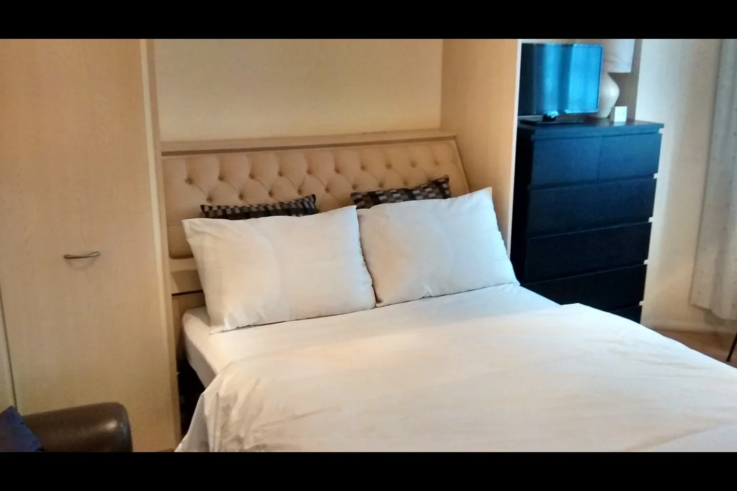 Flat Lucan Place in Greater London