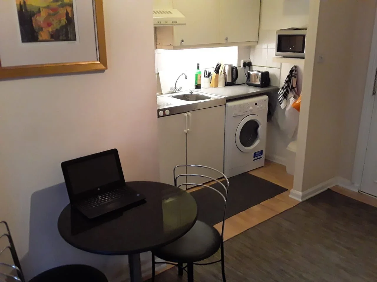 Flat Lucan Place in Greater London