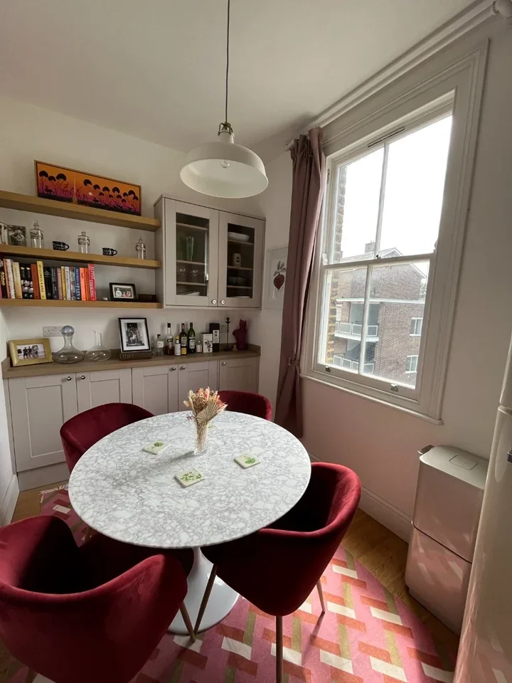 Flat Mowll Street in Greater London