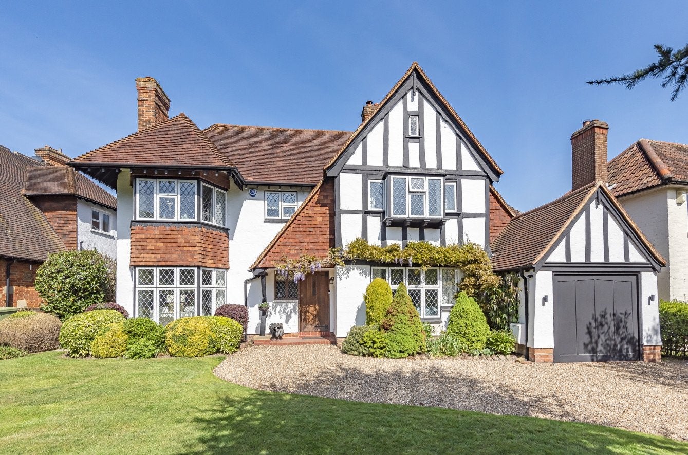 House Redgate Drive in Greater London