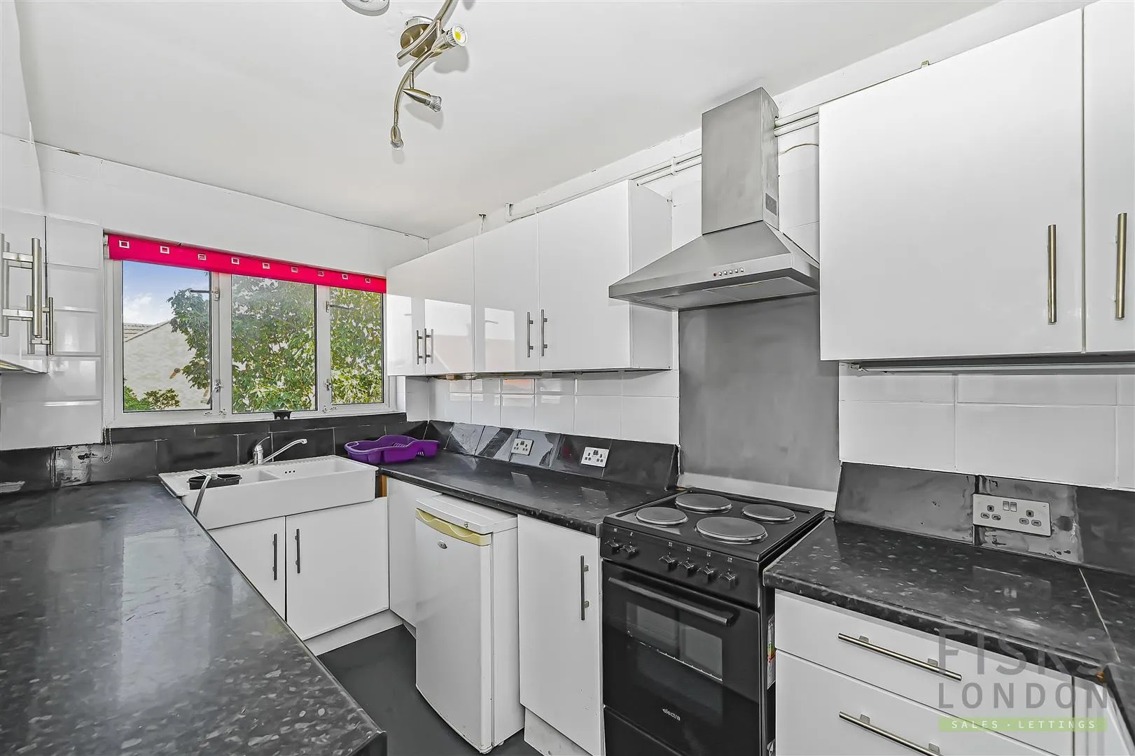 Flat Beansland Grove in Greater London