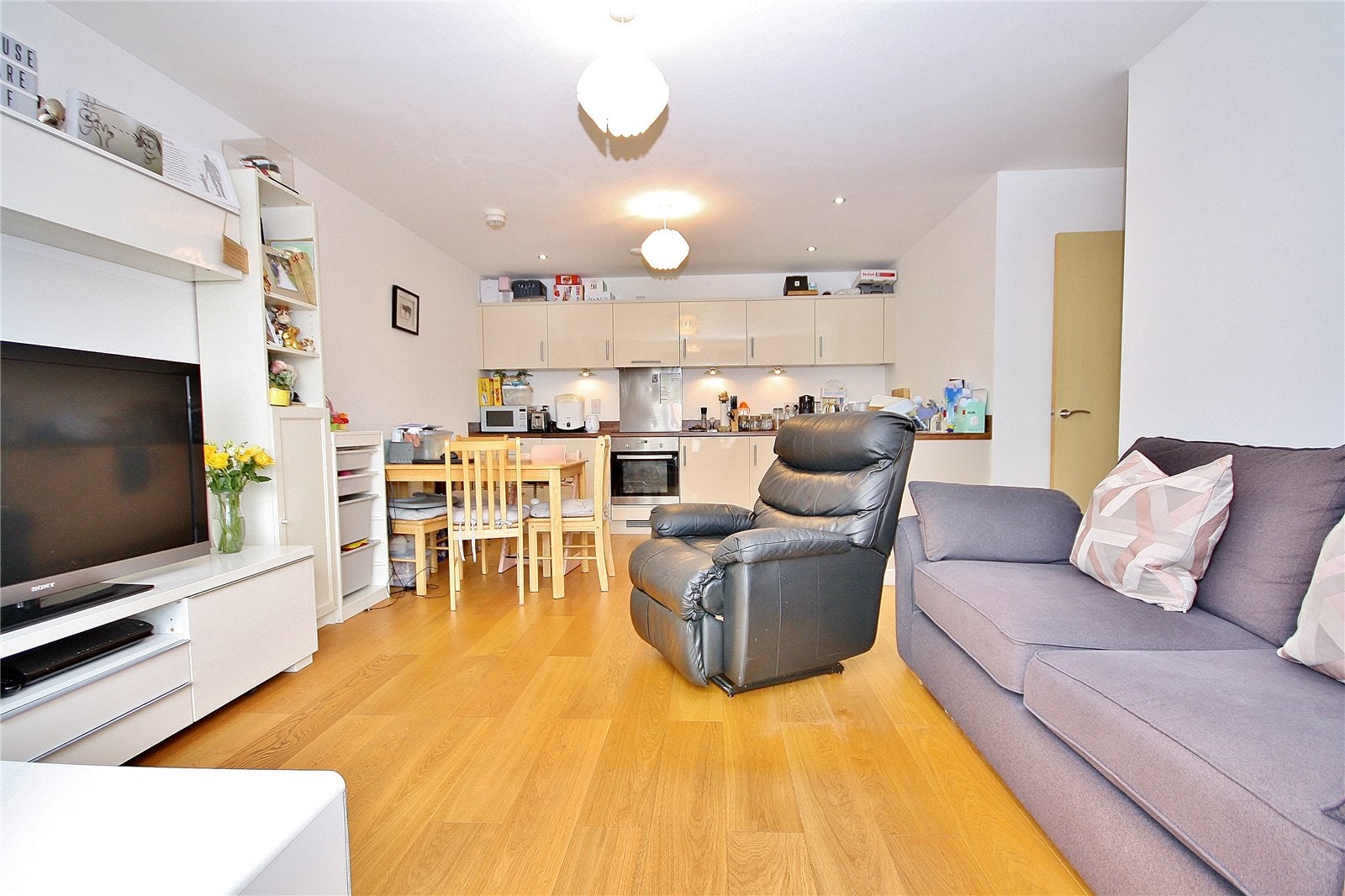 Flat Guildford Road in Woking