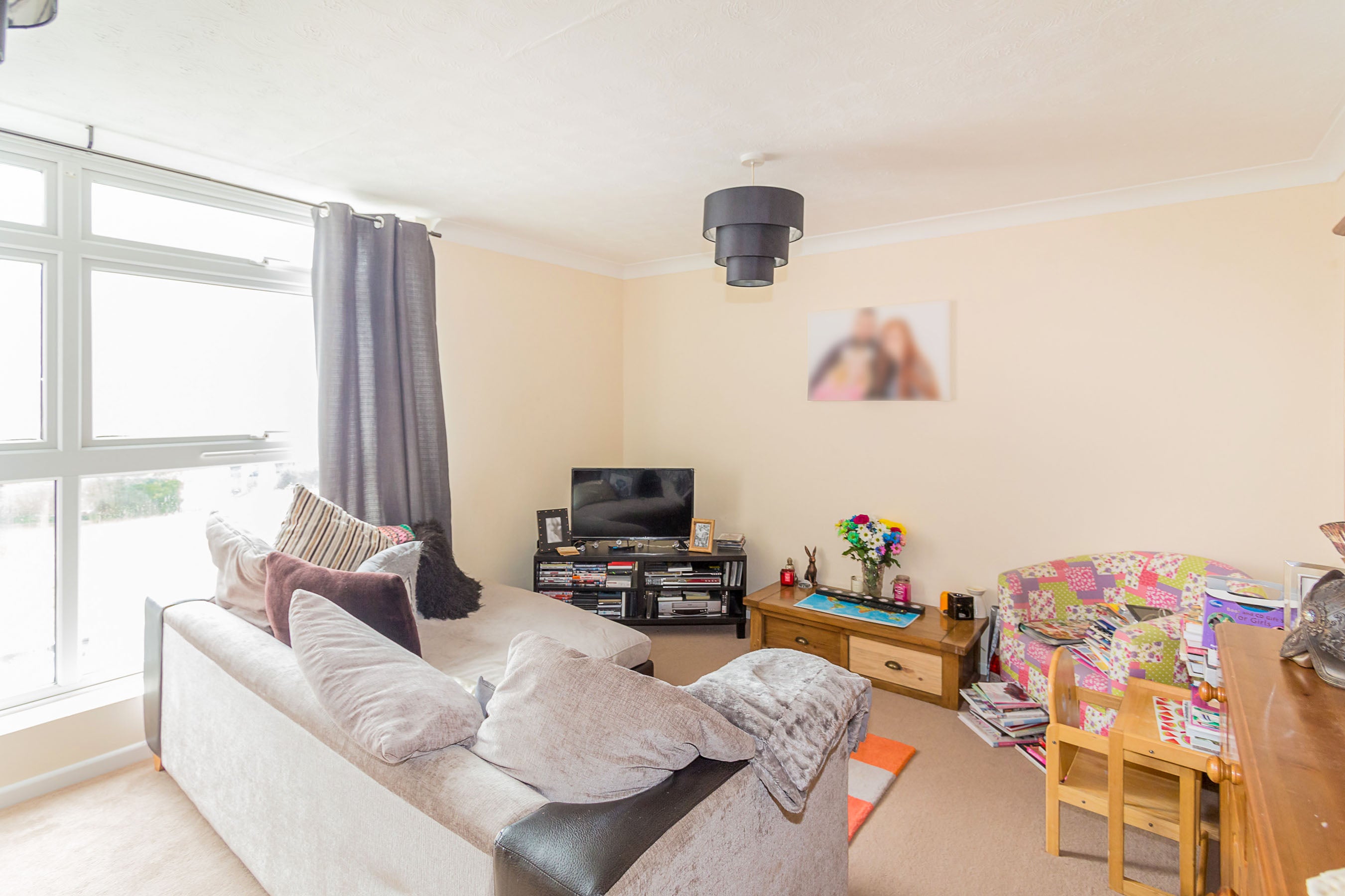 Flat Colleton Drive in Twyford