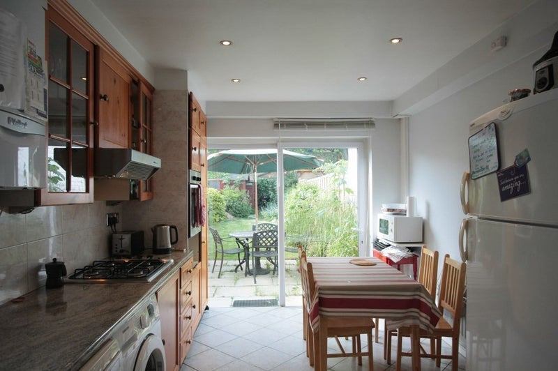 Room Darwin Road in Greater London