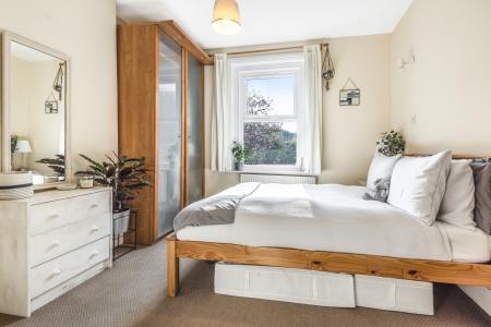 Flat Northcote Road in Greater London