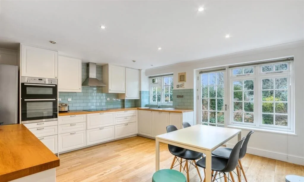 Room Hornsey Lane in Greater London