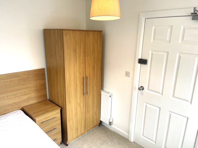 Room Brand Road in Rugby