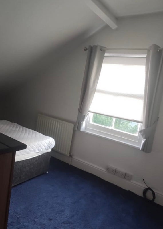 Room Sykefield Avenue in Leicester