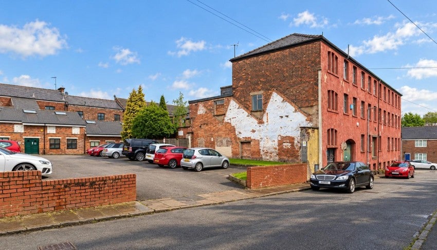 Flat Half Street in Macclesfield