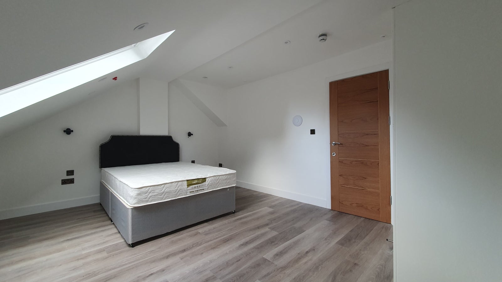 Flat Waterloo Gardens in Cardiff County