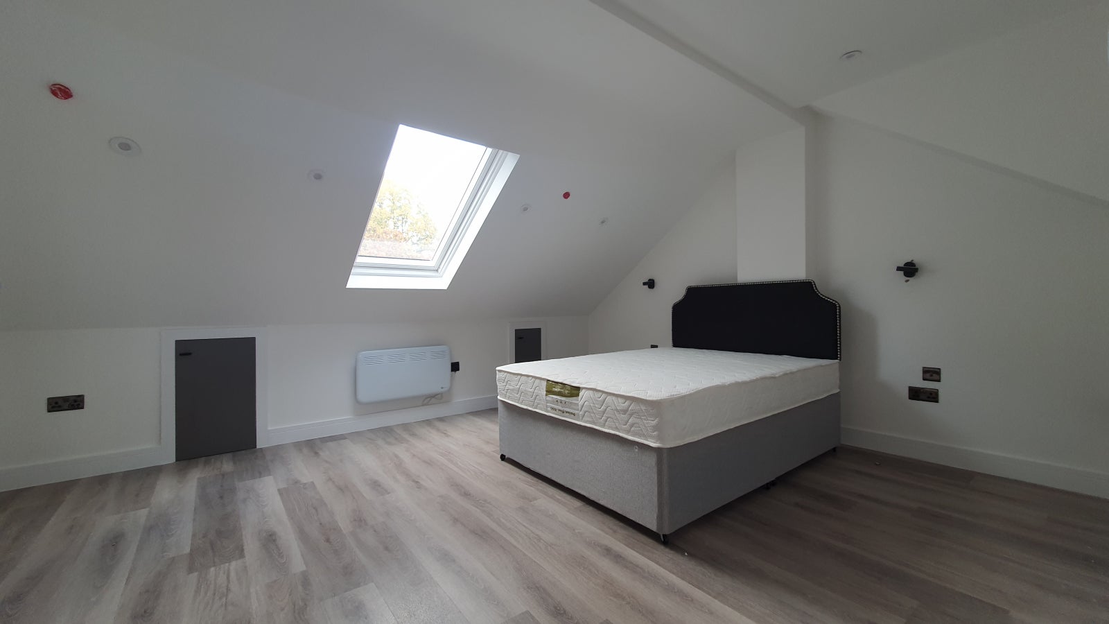 Flat Waterloo Gardens in Cardiff County