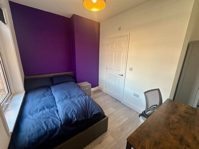 Room Lodge Road in Rugby