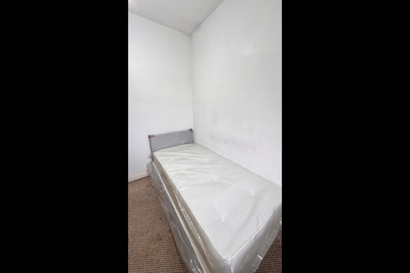 Room Margery Park Road in Greater London