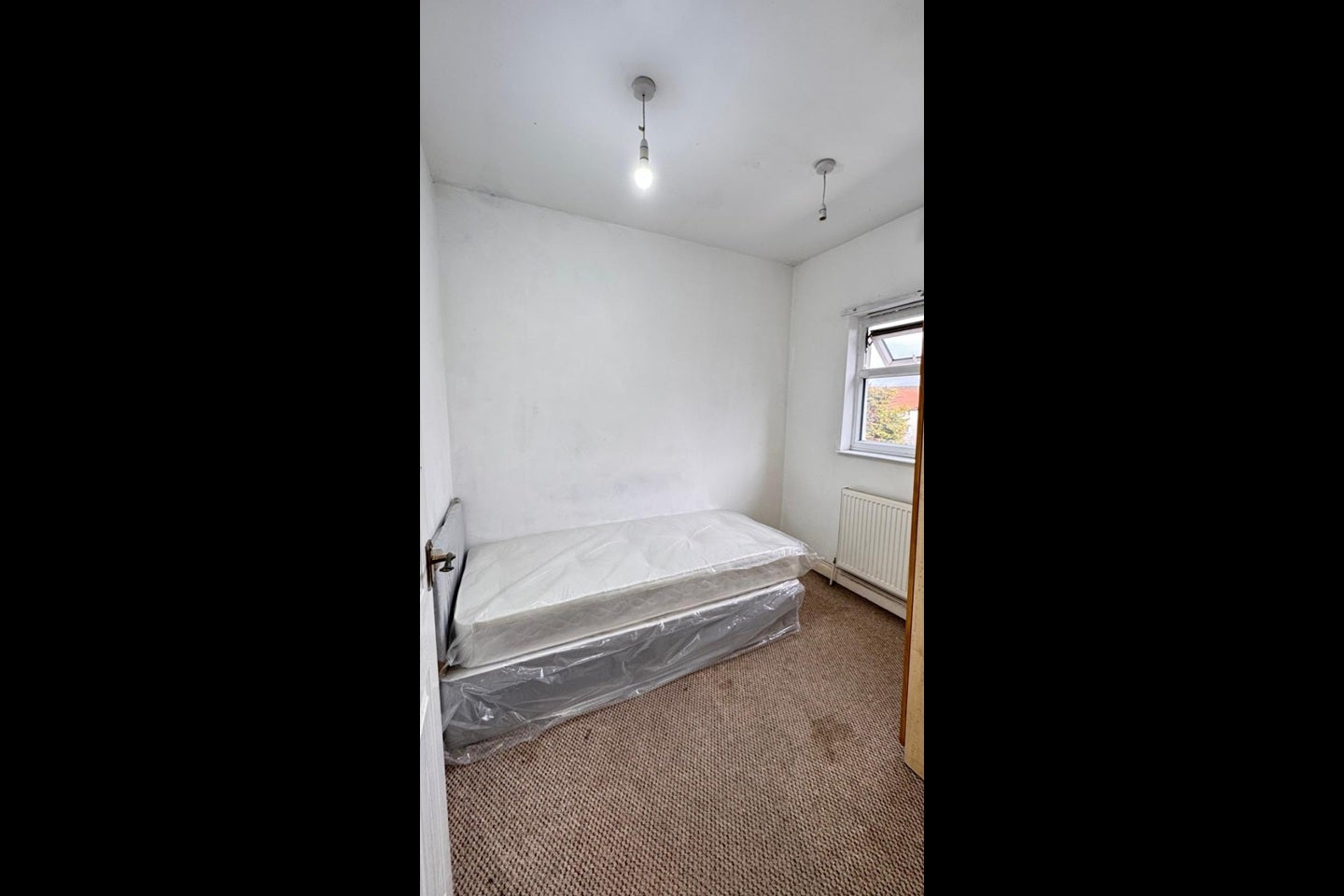 Room Margery Park Road in Greater London