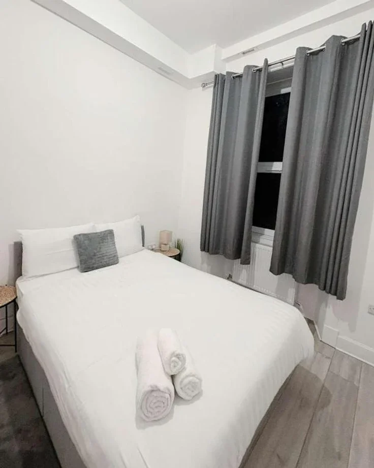 Flat Brunswick Road in City of Edinburgh