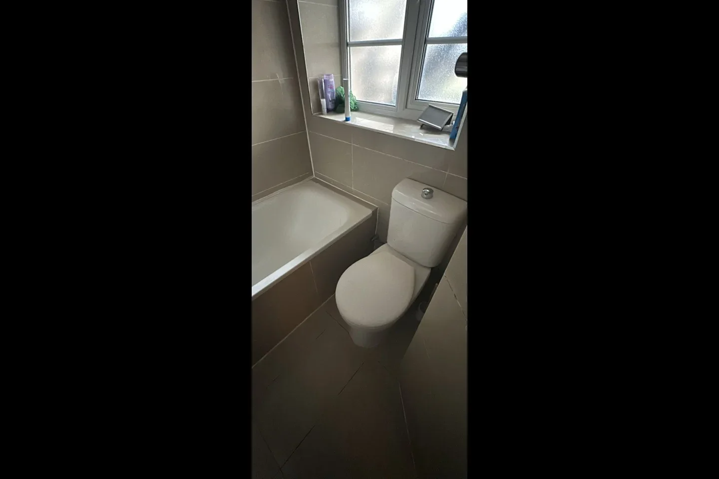 Room Hendon Way in Greater London