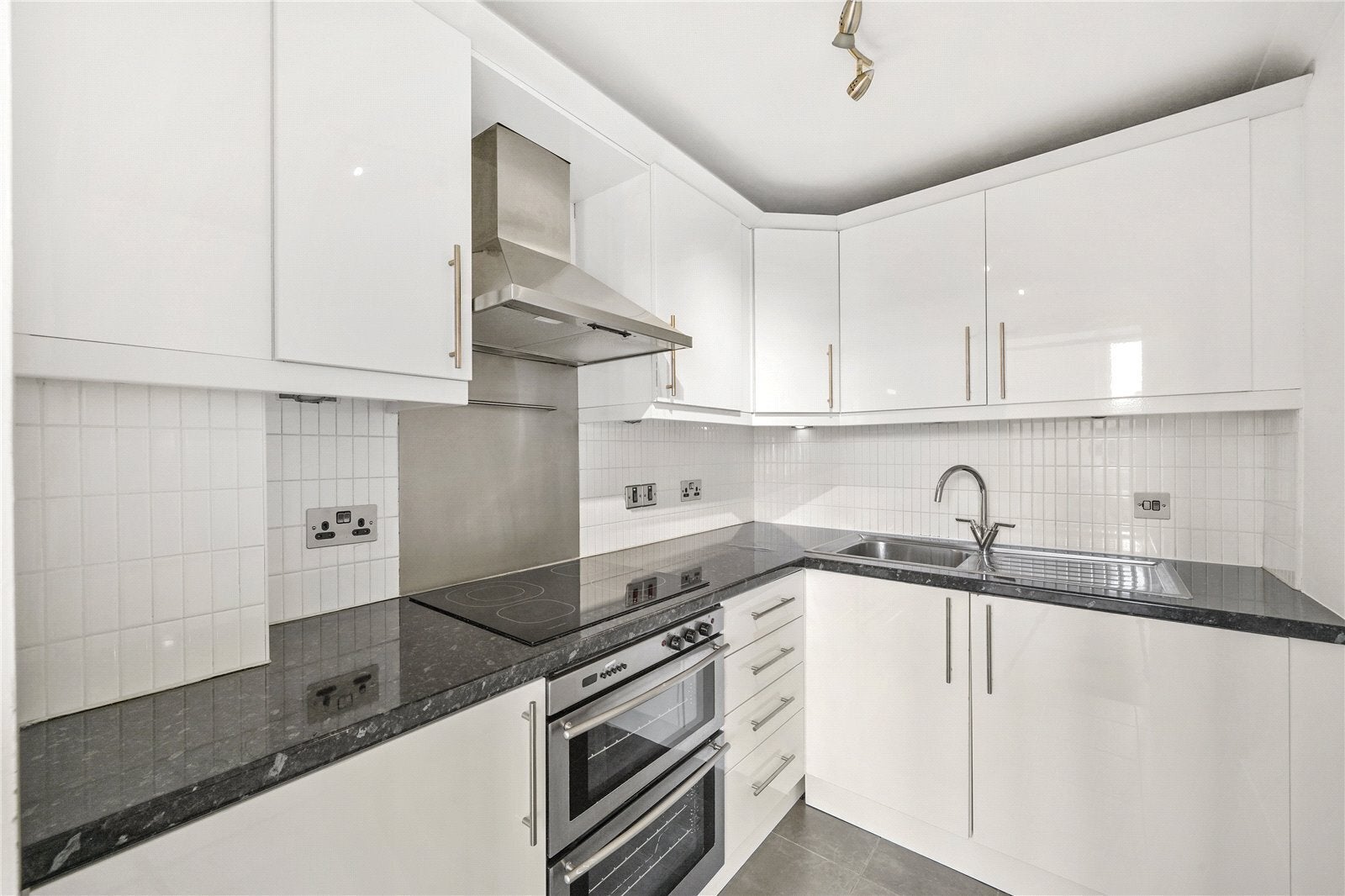 Flat Sutherland Avenue in City of Westminster