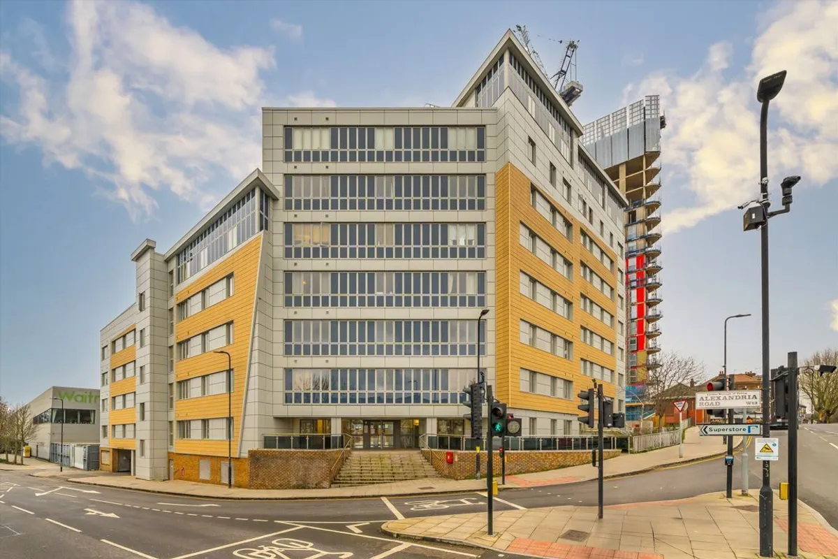 Flat Alexandria Road in Greater London